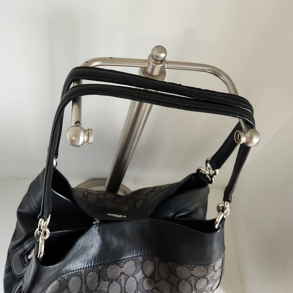 Coach Signature Jacquard/Black Leather Shoulder Bag - Picture 4 of 13